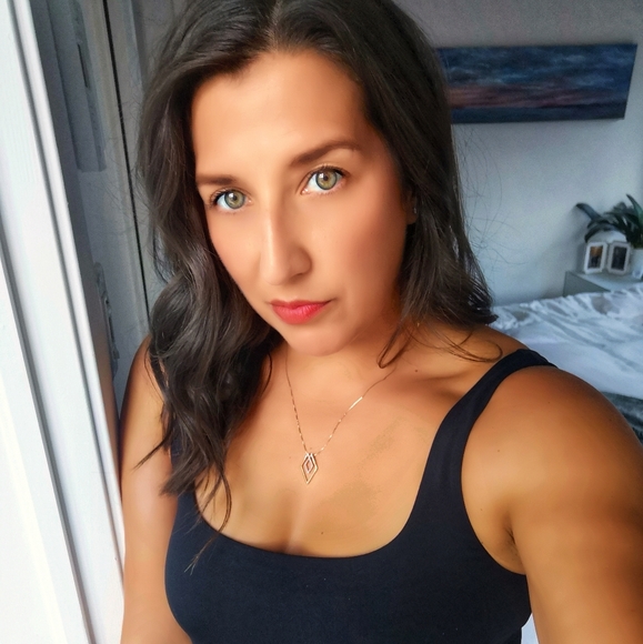 Meet your Posher, Joanna - Picture 1 of 1